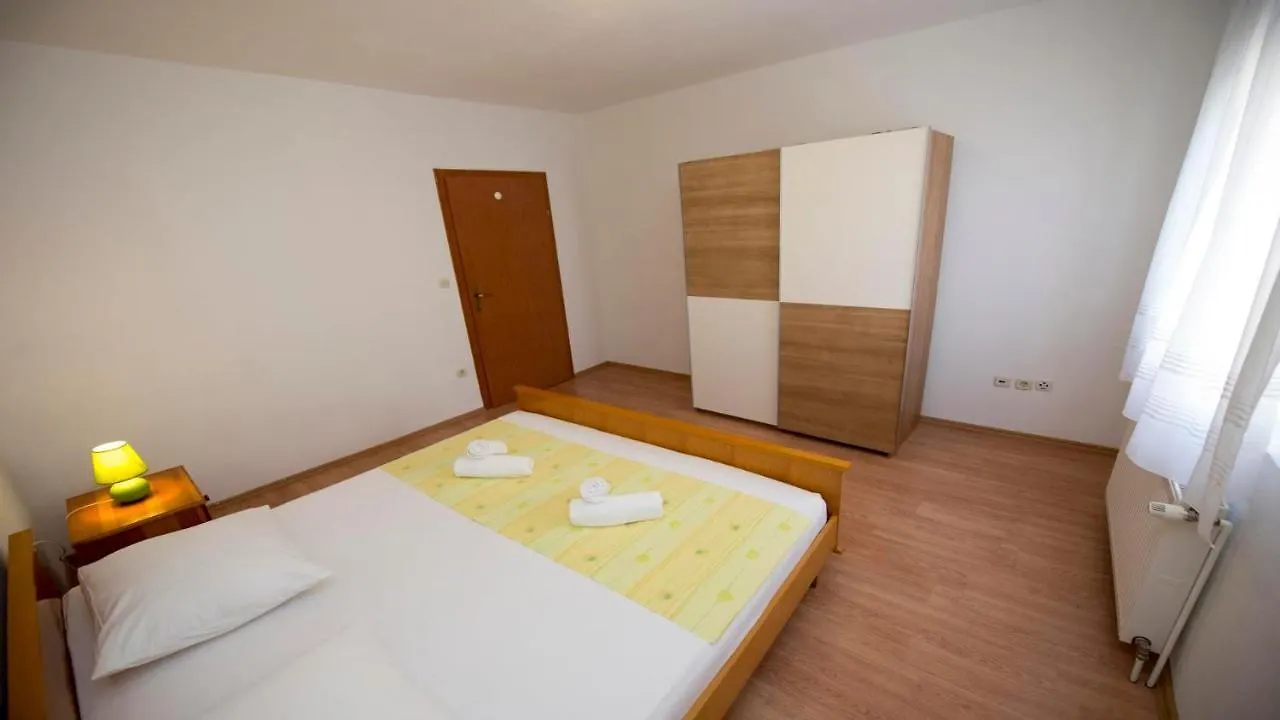 Apartments Meri Okrug Gornji Maison d'hôtes