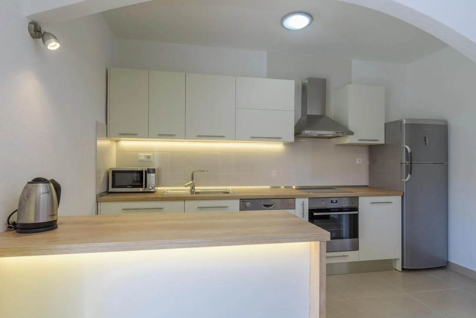 Apartments Meri Okrug Gornji 3*,