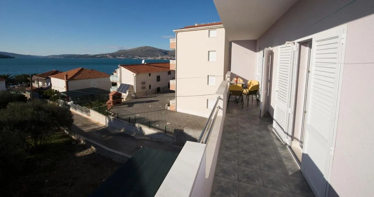 Guest house Apartments Meri Okrug Gornji