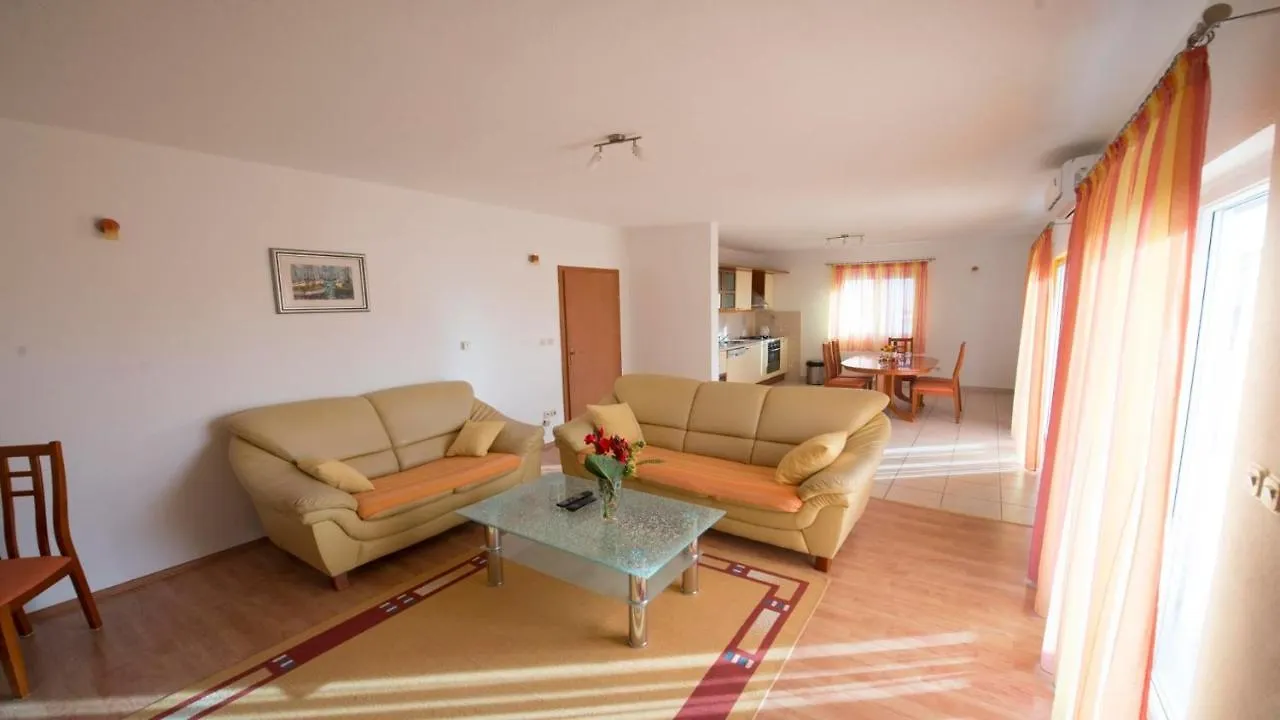 Apartments Meri Okrug Gornji 3*,