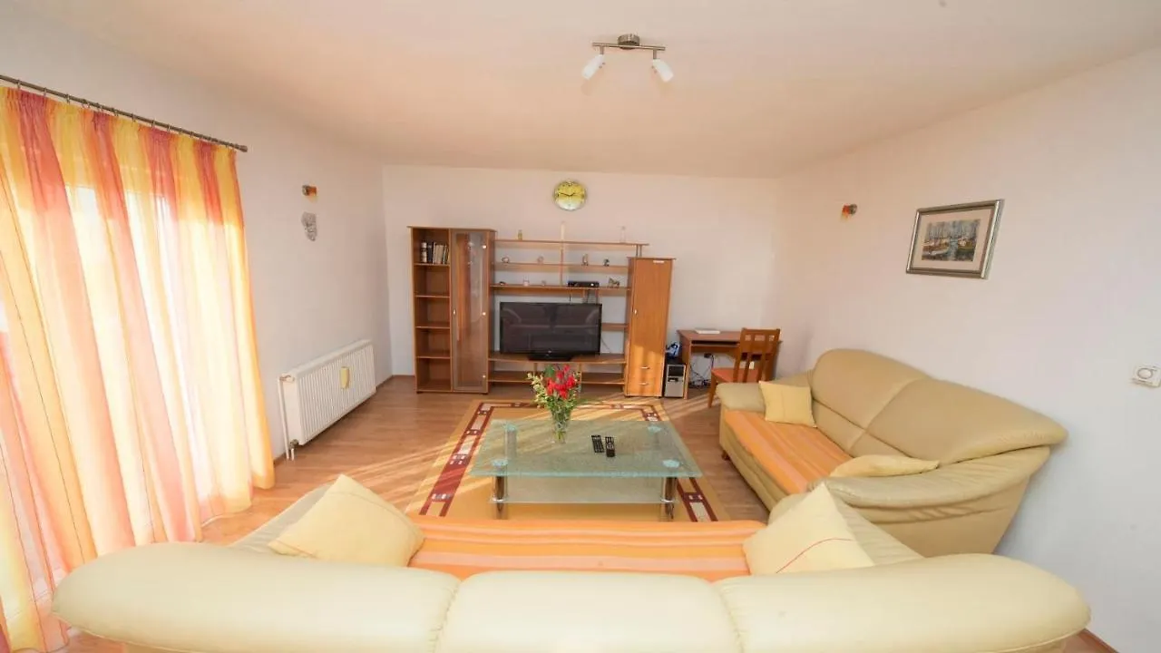 Apartments Meri Okrug Gornji 3*,