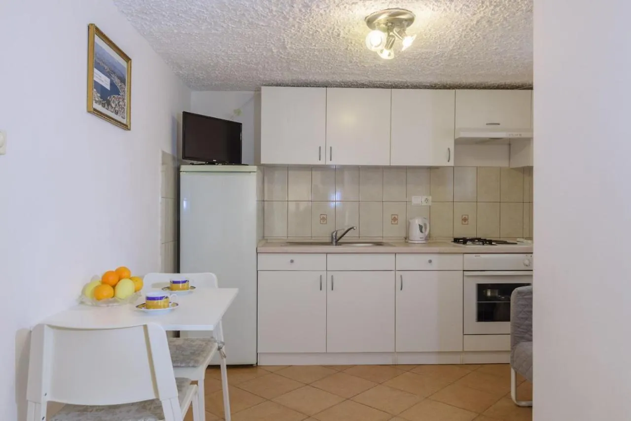Guest house Apartments Meri Okrug Gornji