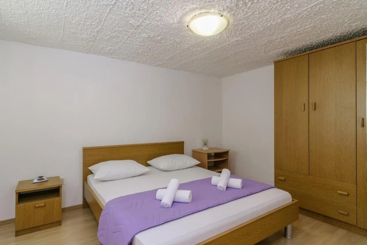 Guest house Apartments Meri Okrug Gornji